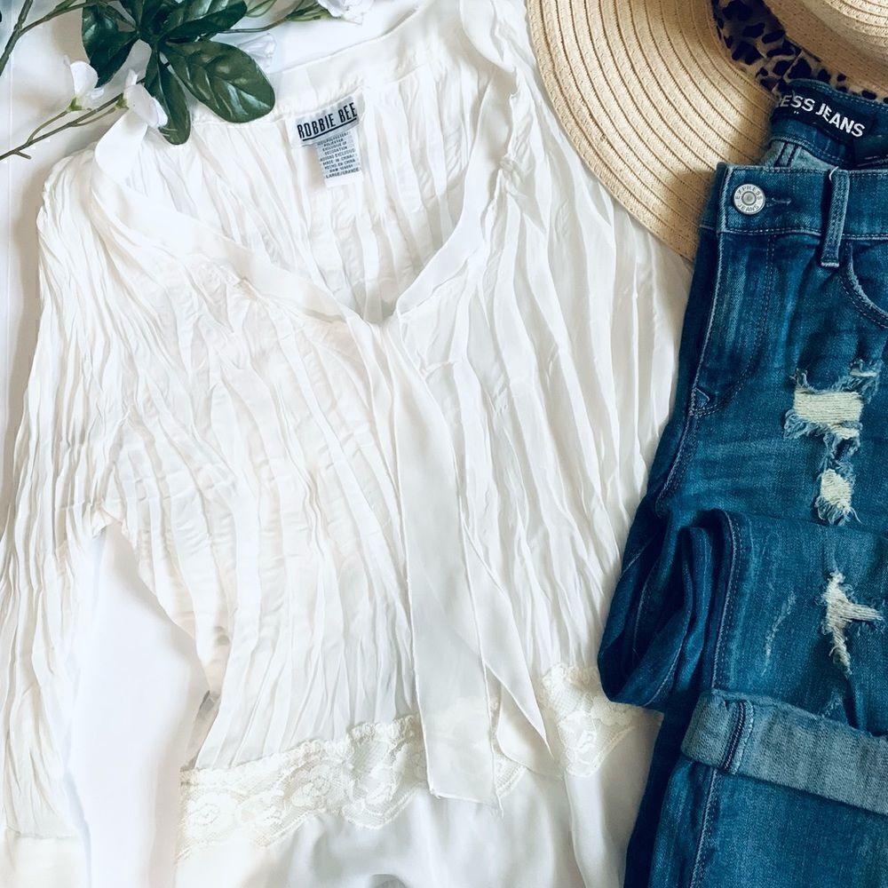 Vintage White Semi-Sheer Lace Trim Blouse - Picture 4 of 7